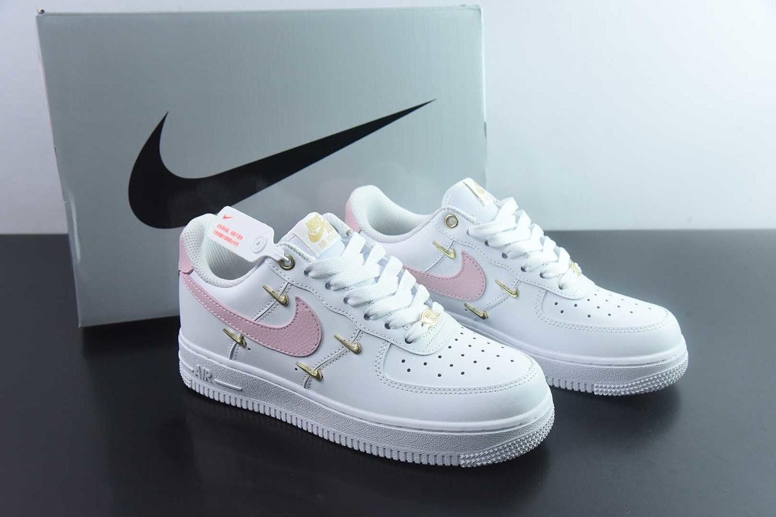 Nike Air Force 1 '07 LX