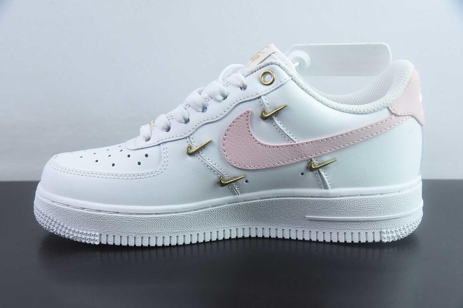 Nike Air Force 1 '07 LX 4