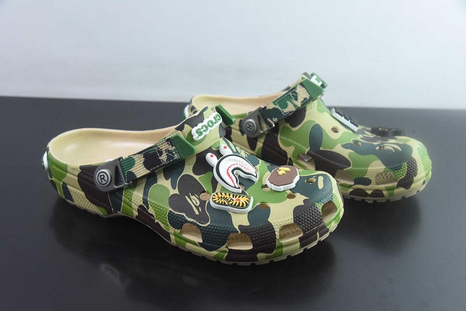 Crocs Classic Clog A Bathing Ape (BAPE) ABC Camo Green