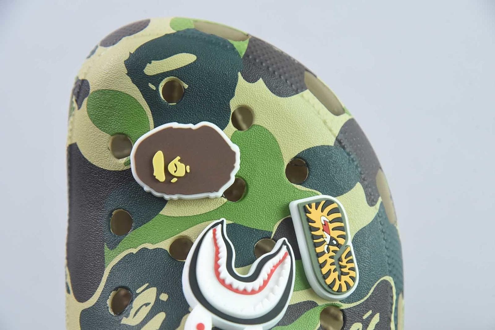 Crocs Classic Clog A Bathing Ape (BAPE) ABC Camo Green 7