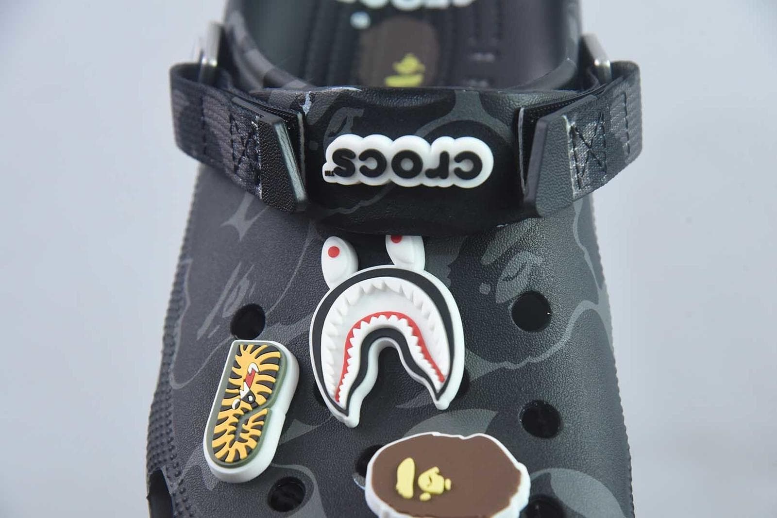 Crocs Classic Clog A Bathing Ape (BAPE) ABC Camo Black 2